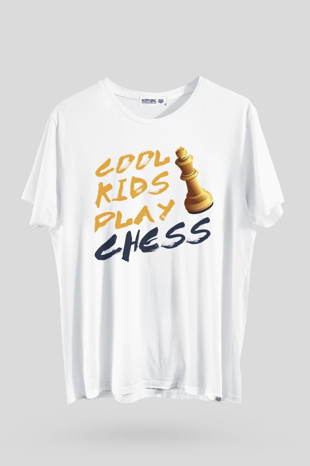 Cool Kids Play Chess Satranç T-shirt resmi