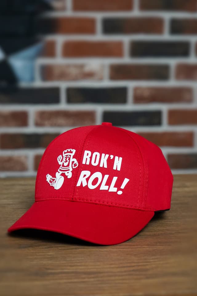 ROK’N ROLL! Satranç Temalı Şapka | Unisex Mizahi Tasarım Şapka resmi